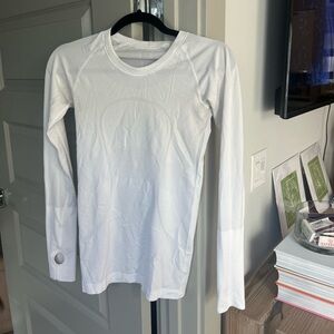 Lululemon white swiftly